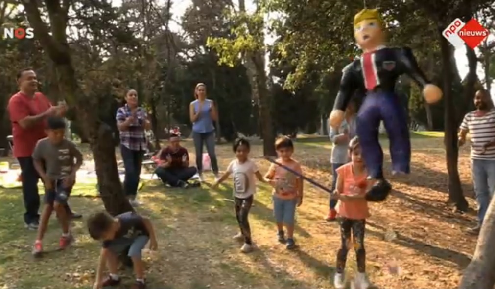trump-pop-mexico-kinderen-zwaard
